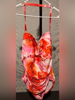 🌺 Simply Swim Floral One Piece Halter Swimsuit Sweetheart Neckline | 22W | NWT 🌸